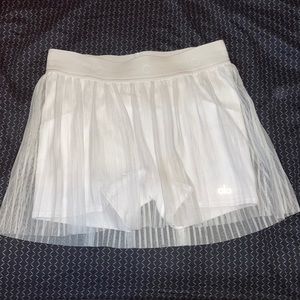 Alo yoga pleated mesh flirty skirt with built in shorts small